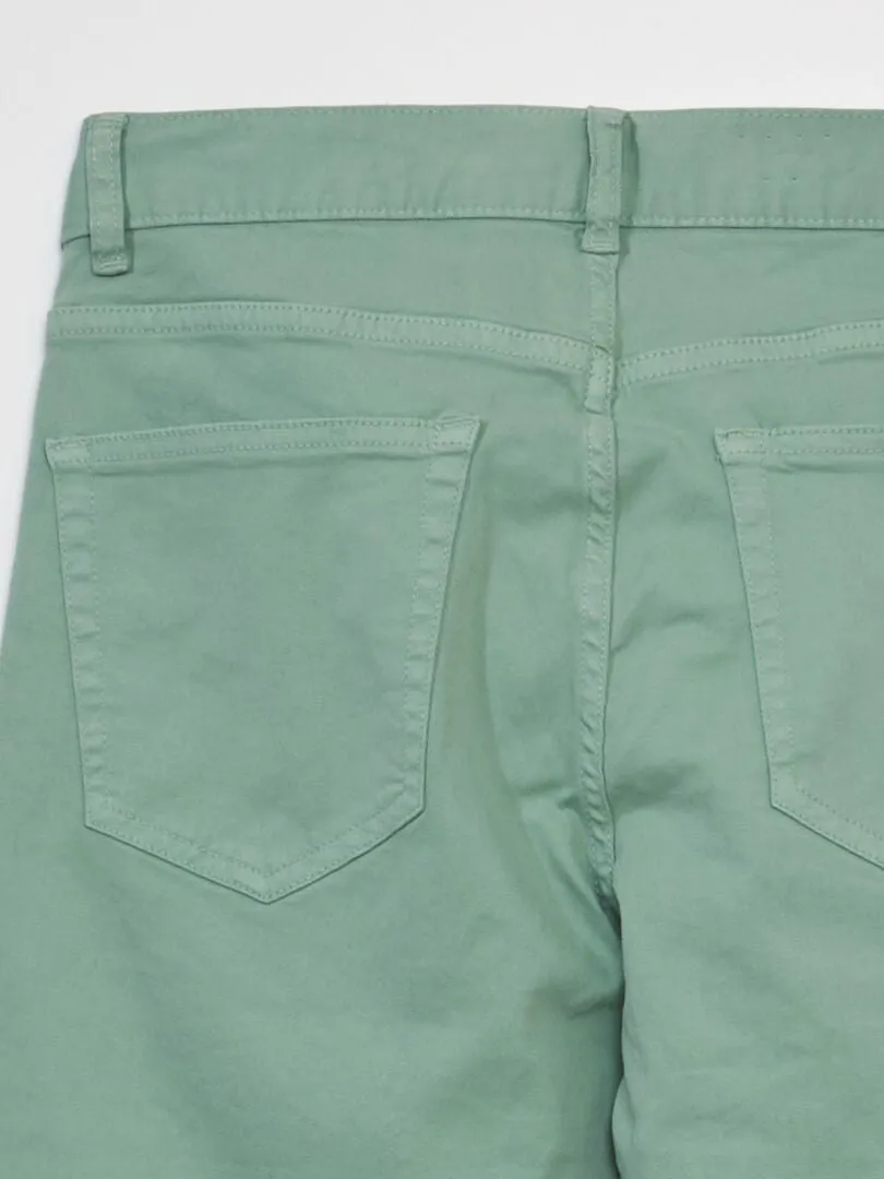 VAQUERO SLIM CON 5 BOLSILLOS L32  VERDE